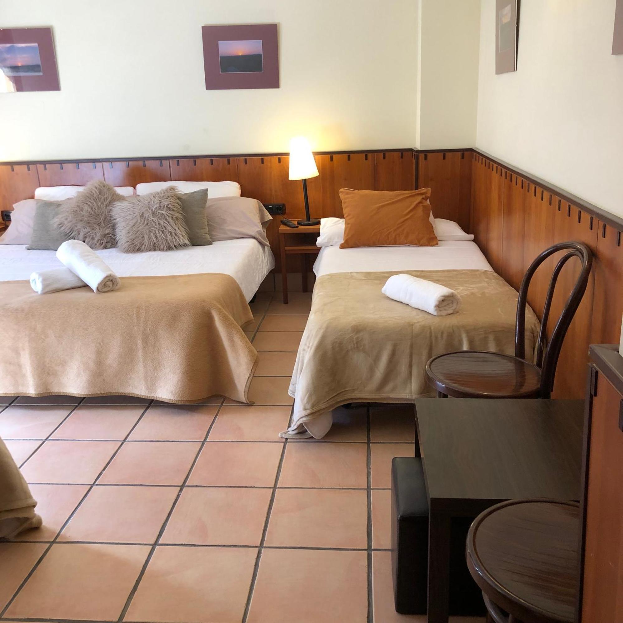 Hostal Tastavins Penarroya De Tastavins Екстер'єр фото