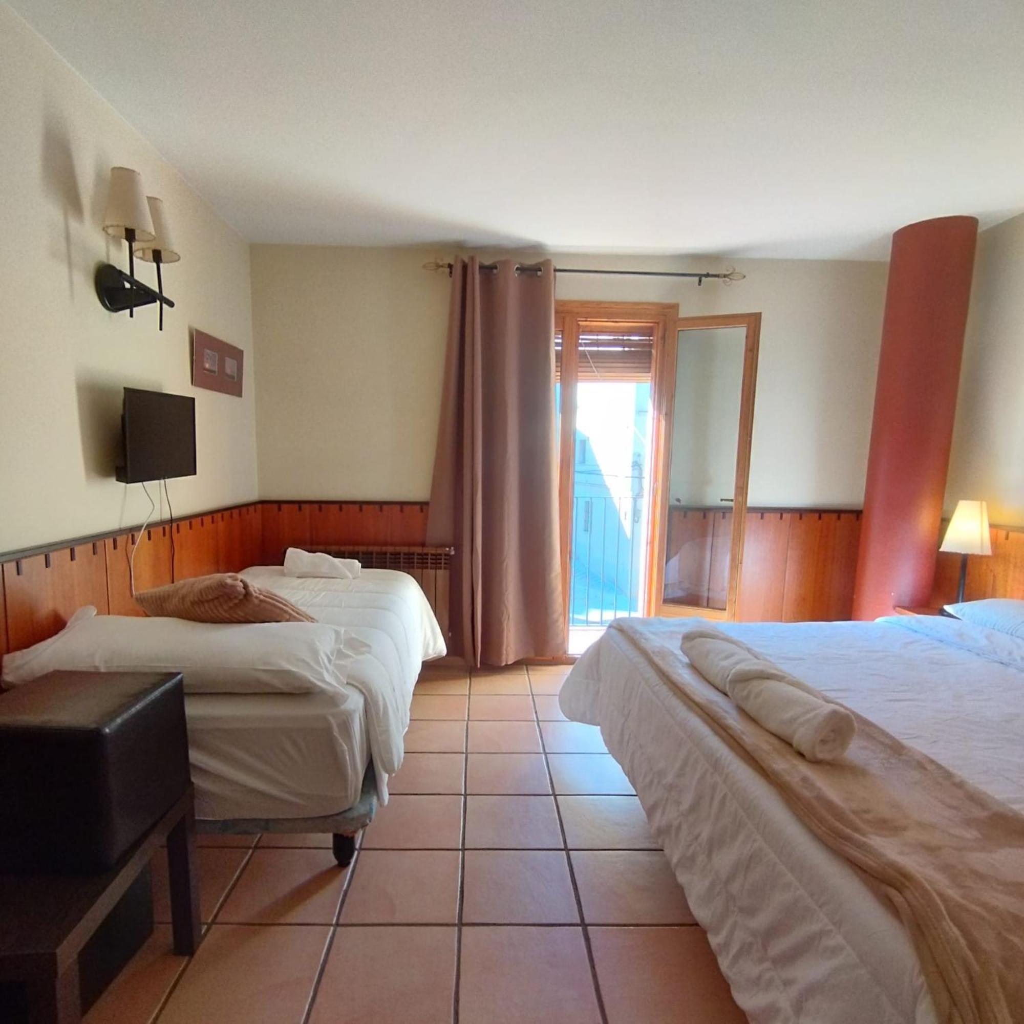 Hostal Tastavins Penarroya De Tastavins Екстер'єр фото